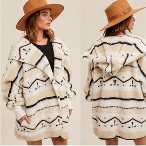 SHERPA AZTEC HOODED JACKET CREAM OS
